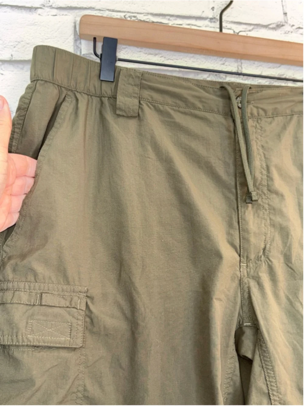 Men's The North Face Olive Green Cargo Shorts size XL Flat Front Hiking Shorts